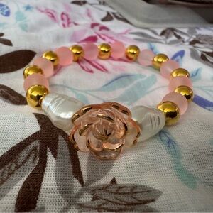 Elegant Pink and Gold Beaded Bracelet